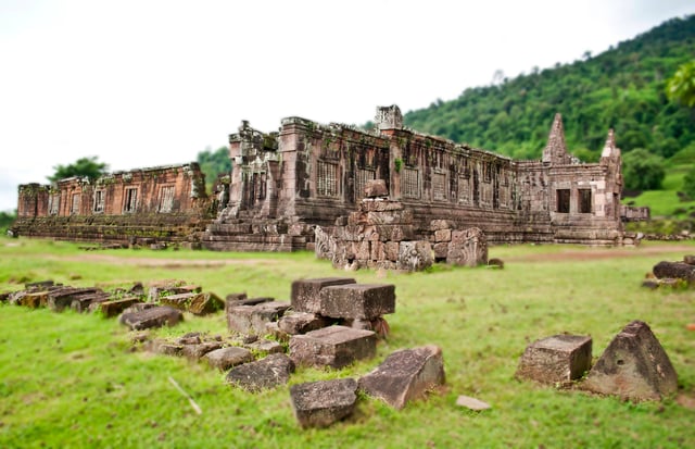 ซากปรักหักพังของอาณาจักรเขมรโบราณในลาวตอนใต้